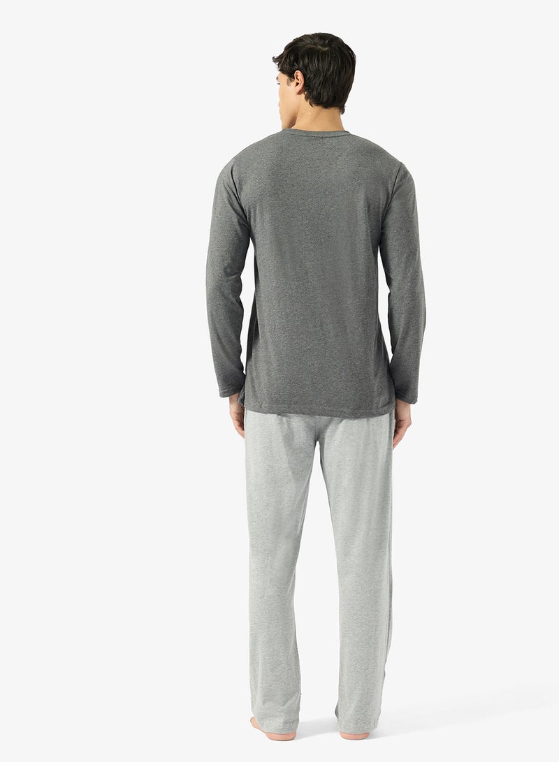 سفنتي فايف طقم تي شيرت وبنطلون بقصة عادية - Image 2